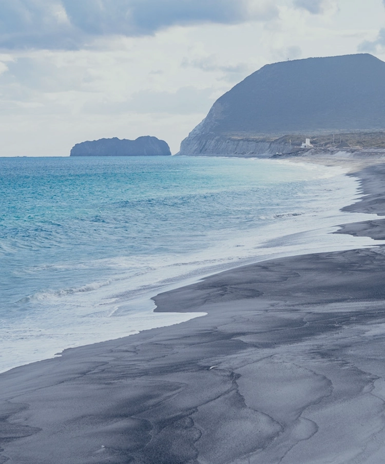 新島の砂浜