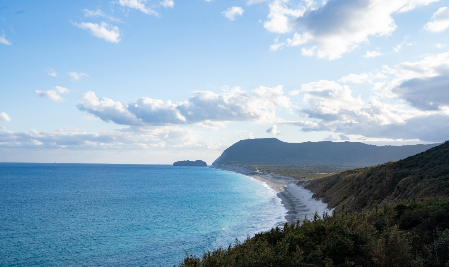 新島の海岸線画像