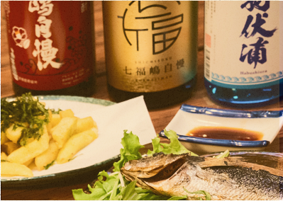 料理と焼酎の写真